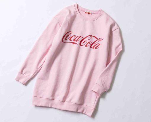 #25 Ciara 粉紅色「Coca-Cola」logo 長袖 one-piece，8,500 日圓（約 581 港元）。