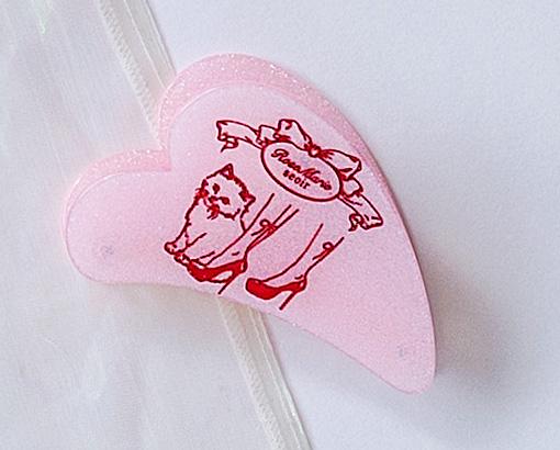 #50 RoseMarie seoir 粉紅色心型聖誕可樂圖案髮夾，2,900 日圓（約 200 港元）。