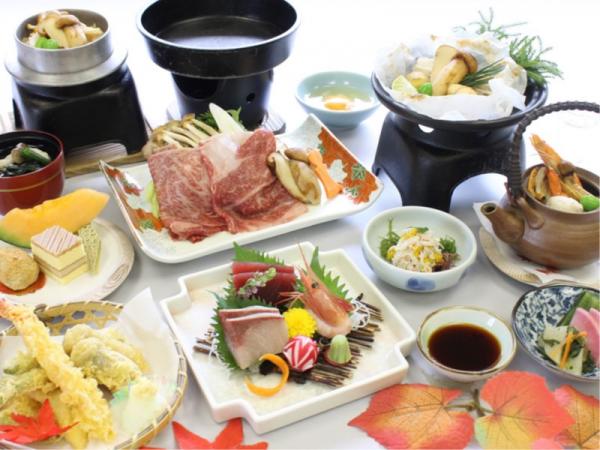 只限 9-11 月的松茸和牛會席料理，1 泊 2 食，一萬日圓起。