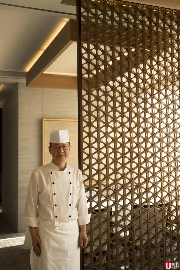 大廚金成一統領新羅酒店餐廳廿多年，由羅宴 2013 年開業時掌舵至今。