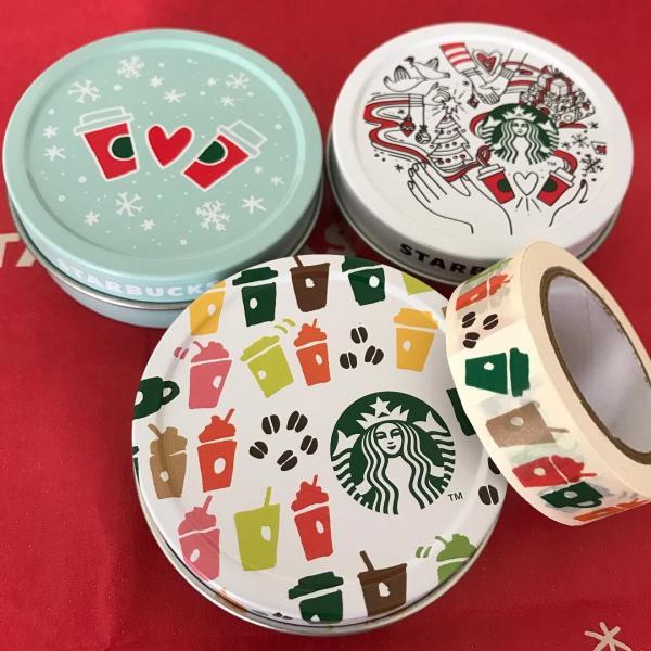 日本 Starbucks 今次推出呢三款膠帶貼，分別有白、米及粉藍色三款，白色與粉藍色的圖案都帶有非常濃厚的聖誕及冬季氣氛，至於米色的圖案則較為佻皮。（圖：niconico_yan@ig、ryozir