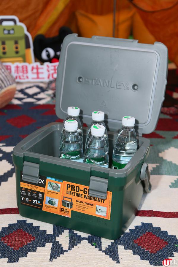 Stanley超大户外保温箱冷藏箱（15L），雙 11 狂歡價 RMB 376（約 442 港元）。