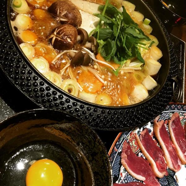 鵝肝鴨肉香葱壽喜燒鍋，1,980 日圓。（相：otatatata@IG）