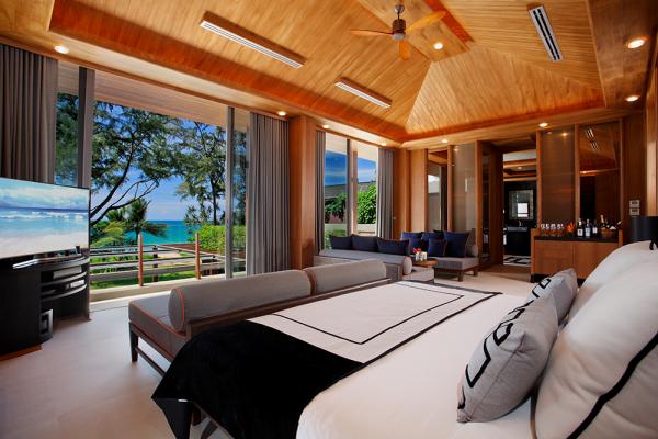 海邊的 Pool Villa 最豪華，備有 3-5 間睡房。