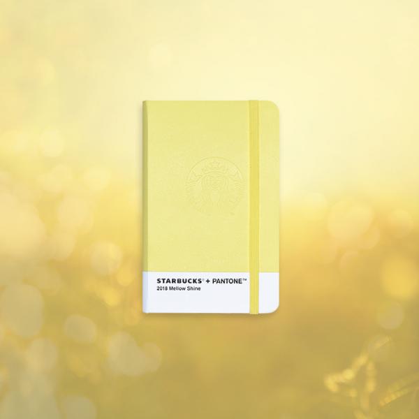 而黃色是日間手帳，代表陽光，彷如代表每一天的開始。