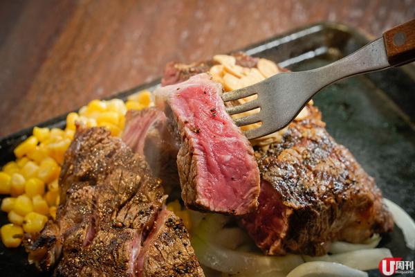 燒好後，再放上熱鐵板給客人，切開依然是粉紅嫩肉，看來比不少高級餐廳更能掌握肉的生熟度。
