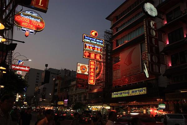 曼谷另類玩法 坐交通船玩盡湄南河精華遊