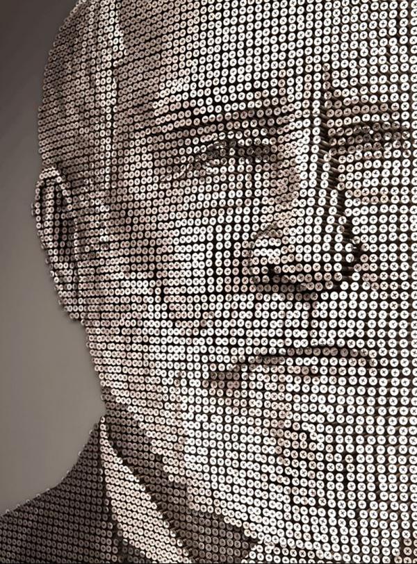 更有以 8,000 口螺絲打造的創辦人 Charles Lewis Tiffany 肖像畫等裝飾歡迎你。