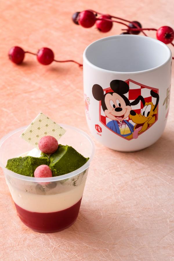 煉奶 Mousse和草莓果凍 附紀念杯 750 日圓