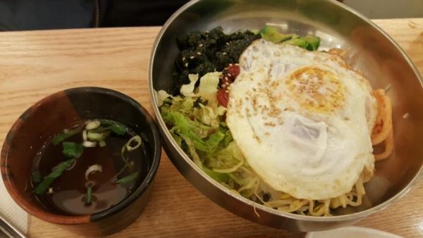 店內另有供應其他韓食，如拌飯。（圖：uniqqu2 @Naver Blog）