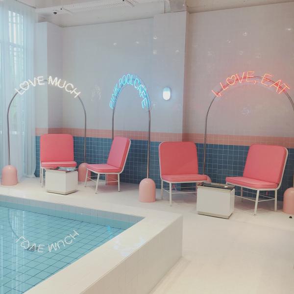 但旁邊嘅櫈更靚！