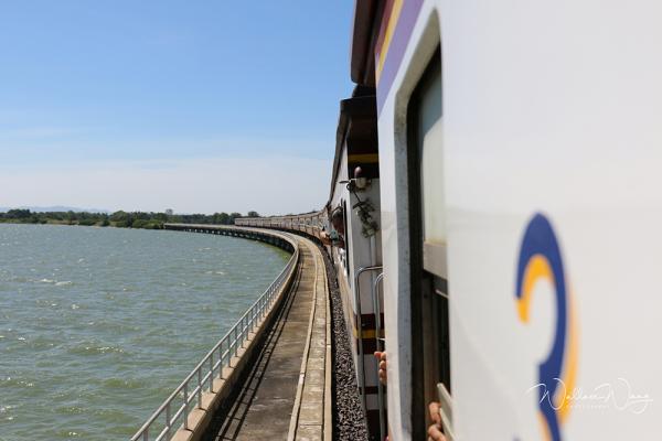 泰國曼谷出發坐水上火車 1 日遊華富里