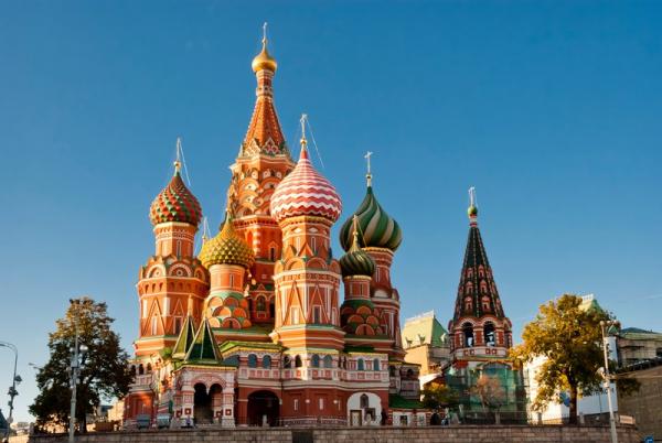 莫斯科乃該國最多旅客到訪的地方，事實上，莫斯科的旅遊價值亦是俄羅斯眾多城市中最高的。當地的旅遊景點多不勝數，如克里姆林宮、紅場、電視塔等。莫斯科擁有現代化的地鐵系統，要在市內到訪不同的景點完全不困難。