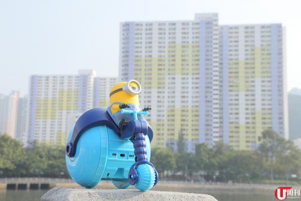 帶 Minions 去私影 外牆顏色拍出公仔寫真 