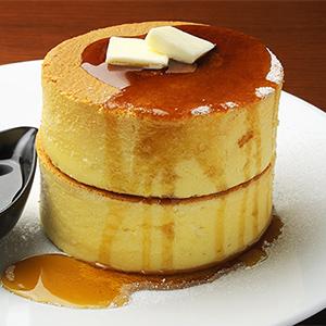 ISHIYA CAFÉ 的厚 pancake 由兩層各 3.5cm 厚的 pancake 組成，好夠份量，有朱古力或雜莓等多種口味。（圖：官方網站）