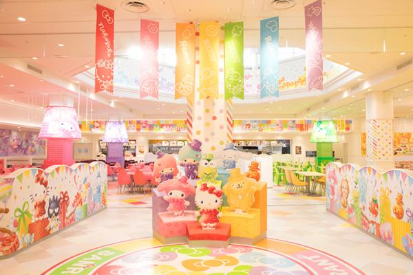 「Sanrio Rainbow World Restaurant」七彩繽紛的裝潢，一走入去感覺很夢幻！