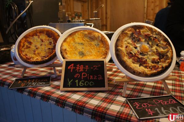 聖誕老人隨時係市集出現，免費同大家合照，好 kawaii 呢 !