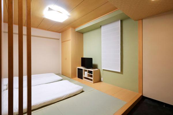 想旅程更有和風，可選日式客房，面積有 25 平方米，最多可住 4 人。（相：Rakuten Travel 網頁）