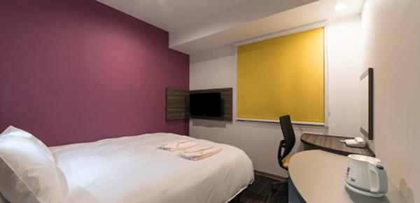 Double 床客房客房面積有 16 平方米，床有 160cm X 195cm。（相：酒店官網）