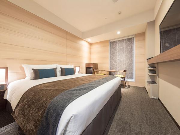 Double 床客房面積有 17 平方米，床有 160cm X 200cm。（相：Rakuten Travel 網頁）