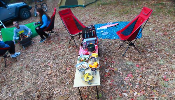 露營煮食超方便套裝 爐頭連收納架+四人枱一箱搞掂