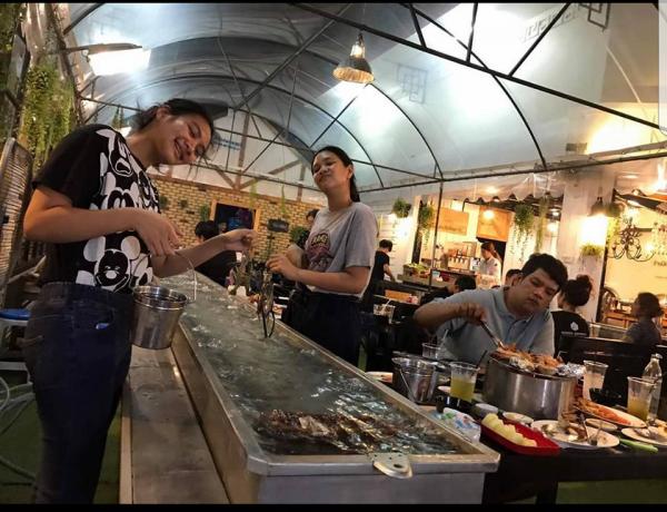 至於 Taikong Seafood 是新叁聘 2 批發市場夜市，人氣最旺的食店，每晚都大排長龍。溫馨提示，店內不設訂位服務，想食好西，就要早點去排隊。 