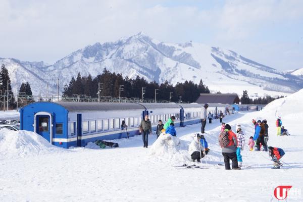 特大的滑雪道，減低碰撞機會，最啱滑雪新手。