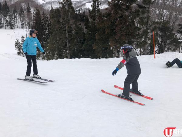 特大的滑雪道，減低碰撞機會，最啱滑雪新手。