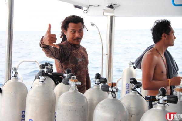 玩水：船潛玻璃水搵海龜