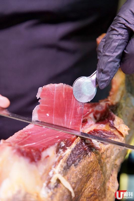 位於 La Rambla 大街的市場，星期一至日都人頭湧湧。