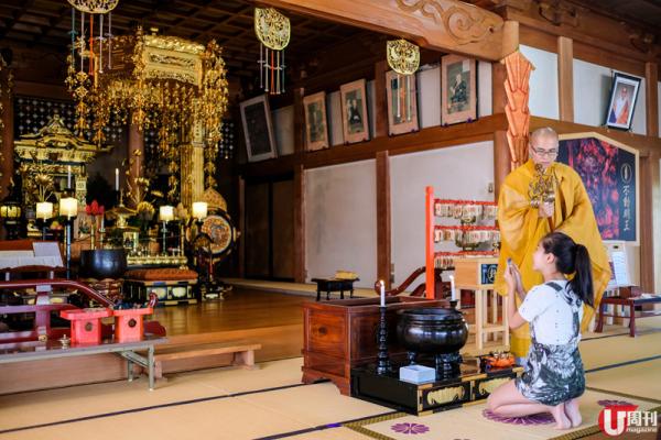 外表平平無奇，亦不見遊人，但本堂卻是意外的莊嚴美麗。