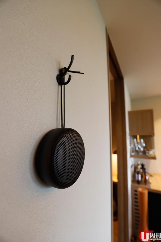 為保私隱，露天溫泉設有適當的欄柵，一般成人都可以邊泡邊看富士山。