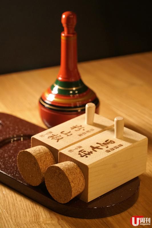 GEMS 難波 3-13 樓，每層一間餐廳。