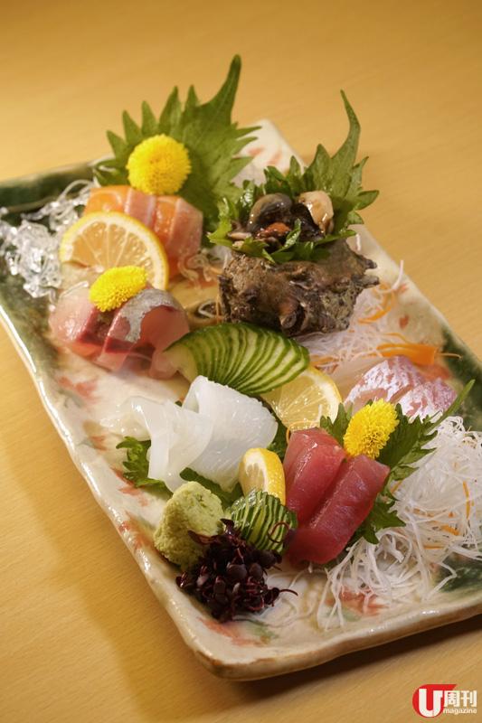 GEMS 難波 3-13 樓，每層一間餐廳。