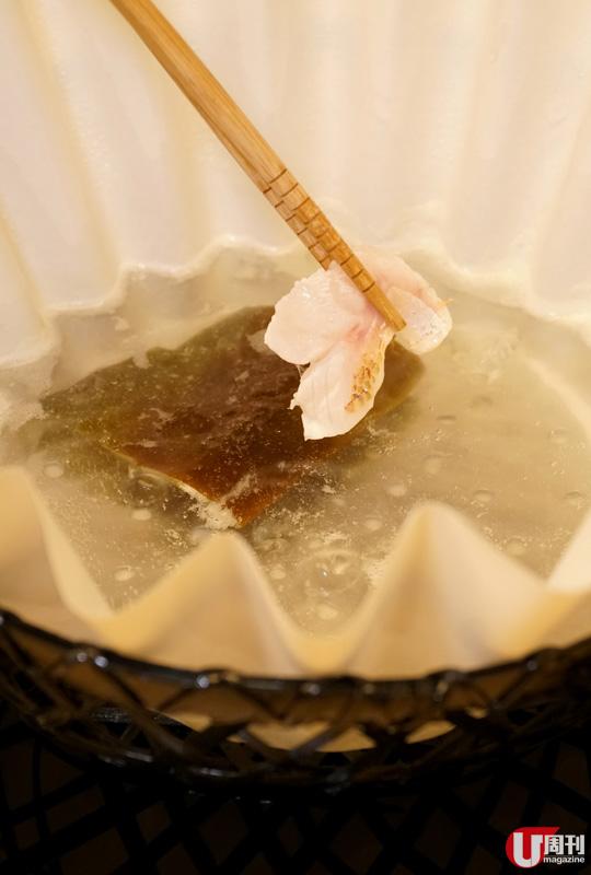 GEMS 難波 3-13 樓，每層一間餐廳。