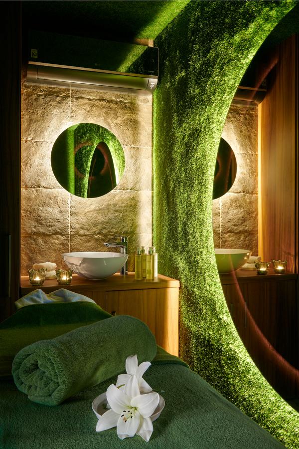 匈牙利，護城河變私人桑拿