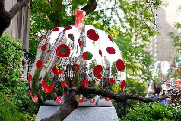 草間彌生作品展，4月紐約開鑼