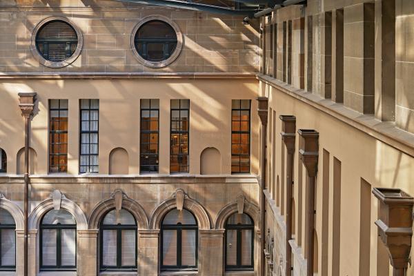 Fullerton 插旗悉尼 進駐舊郵政總局