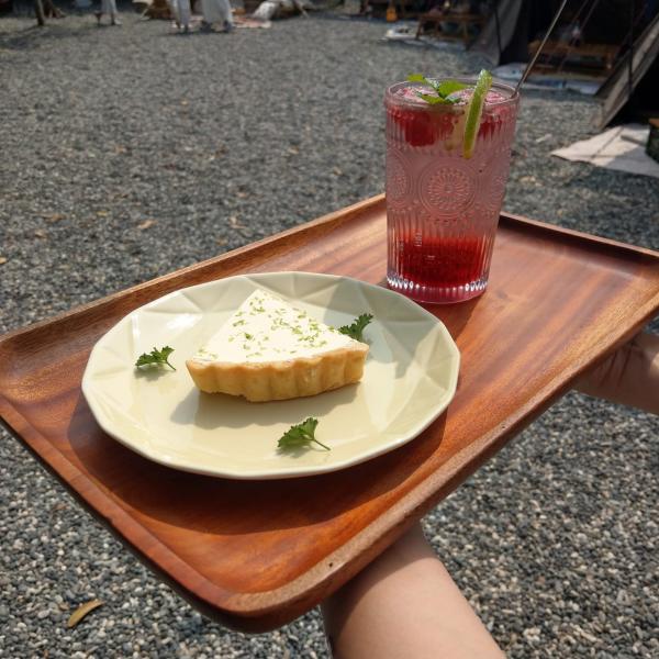  Cafe 分上午、下午及晚上三個時段，不同時段有不同的氣氛。