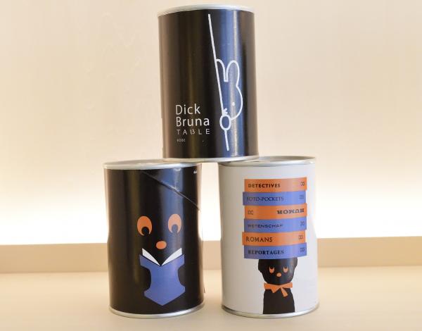 Dick Bruna TABLE 樓高 4 層，黑色的外牆很易認。