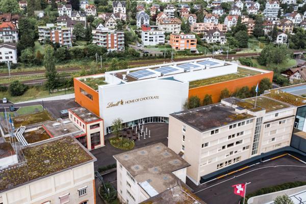 新博物館毗連過百年的 Lindt & Sprüngli 廠房，看起來沒一點遺和。