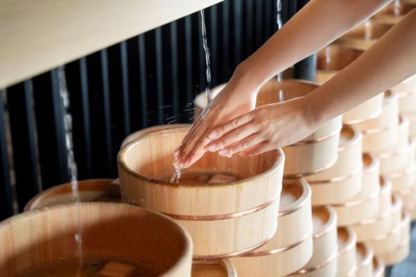 「柿渋の間」和室