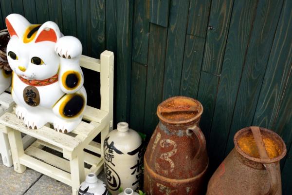 舉左右手不同意思！放哪裡效果最好？ 4個招財貓冷知識