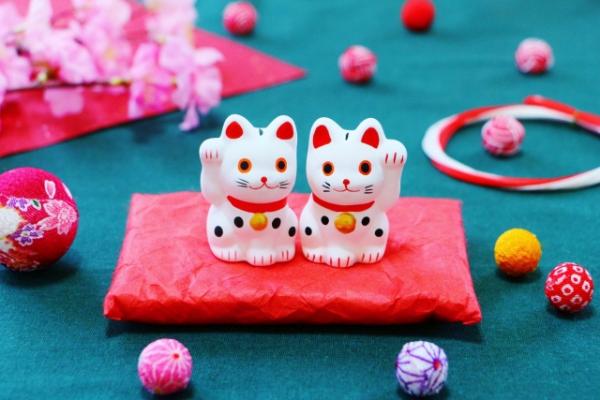 舉左右手不同意思！放哪裡效果最好？ 4個招財貓冷知識