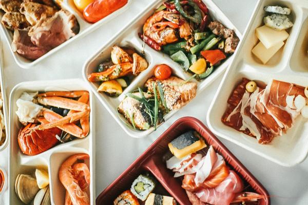 10大酒店新年Staycation優惠一覽（持續更新） 最平人均7包2餐！限量版大富翁、節日工作坊、賀年禮品