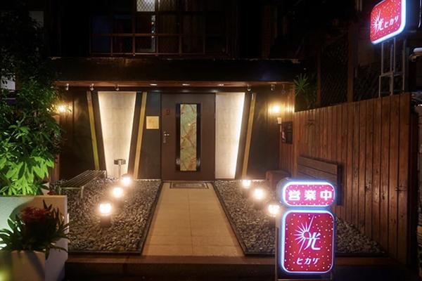 Netflix爆紅台劇《華燈初上》10大經典場景取景地公開 光酒店/居酒屋/台式早餐店/懷舊髮型屋