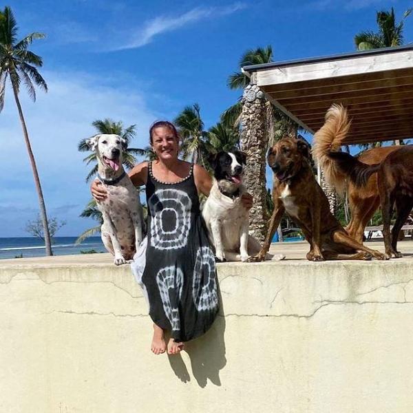 英籍婦成湯加海嘯首名罹難者 善心開動物收容所為救愛犬被海嘯捲走遇難