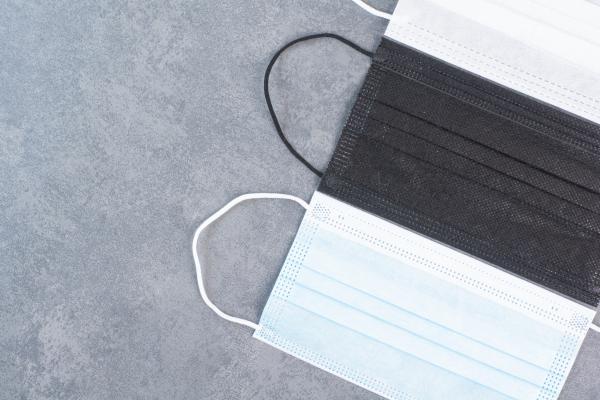 英國調查發現戴口罩令人魅力提升 研究：這個款式得分最高