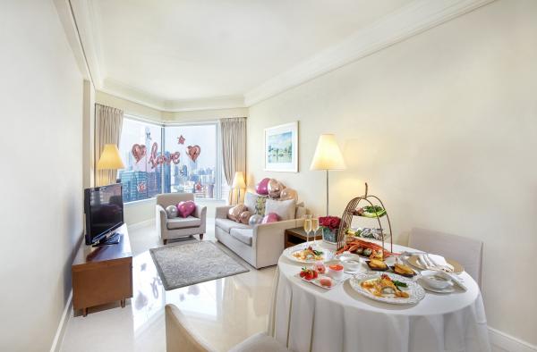 12大酒店情人節Staycation優惠（持續更新） 豪華轎車接送/復古菲林攝影體驗/免費鮮花束