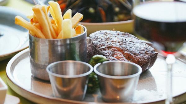 10大酒店新年Staycation優惠一覽（持續更新） 最平人均7包2餐！限量版大富翁、節日工作坊、賀年禮品